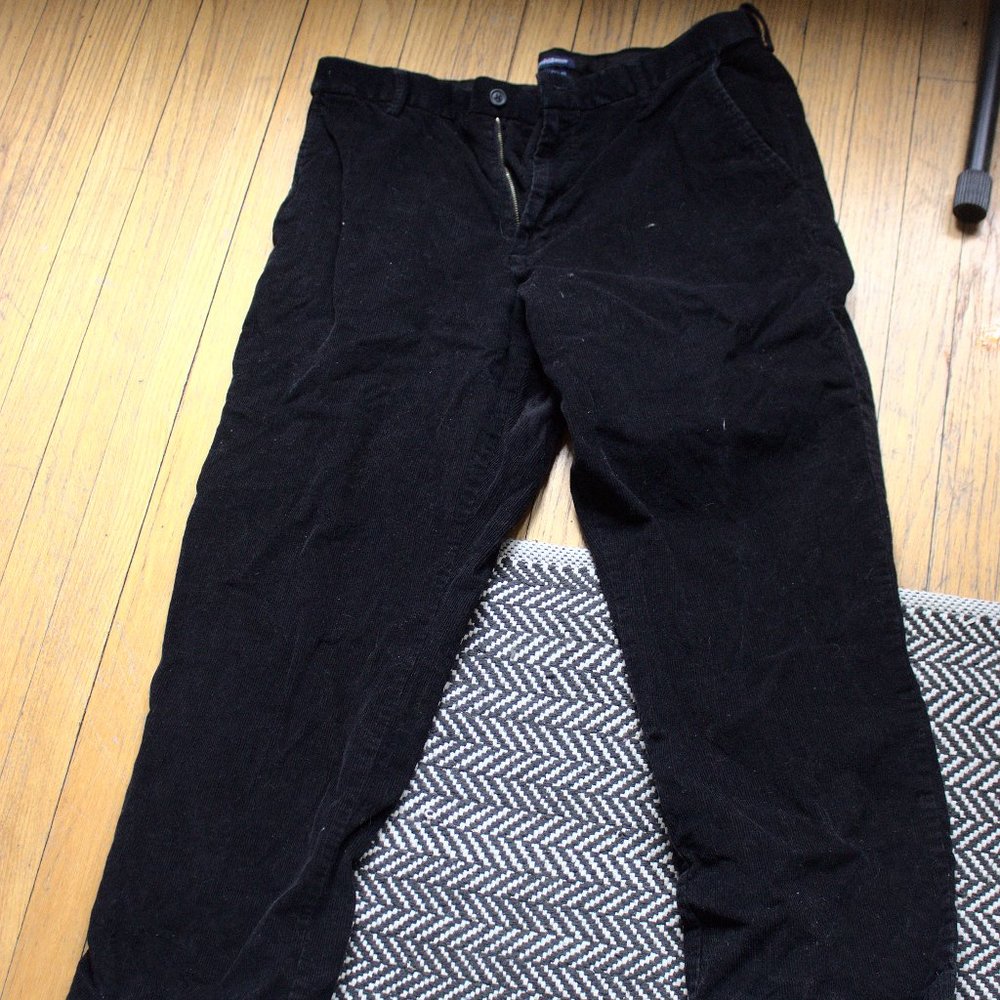 Croft & Borrow Classic-Fit Black Corduroy Pants